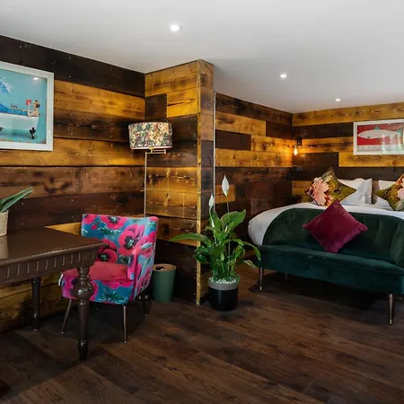 Limestone Hotel-2