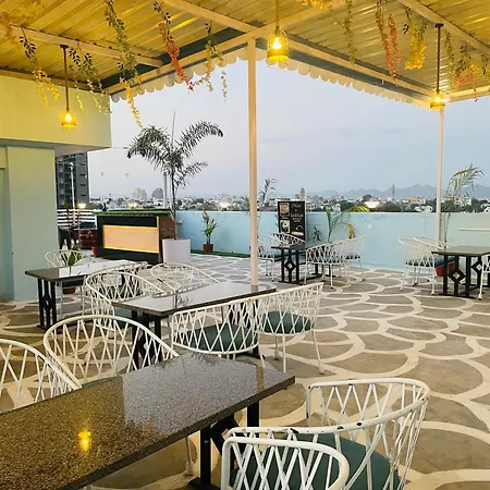 Hotel Laakhan By Ghumo Udaipur-3