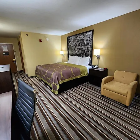 Super 8 By Wyndham Pine Bluff-3