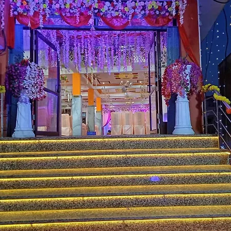 Oyo Hotel Radhe Krishna Marriage Hall-3