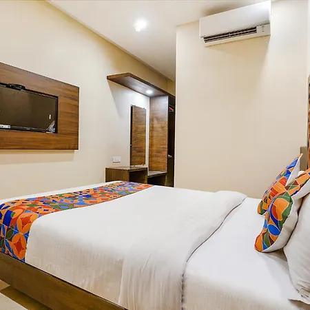 Fabhotel Vertigo Suites-3
