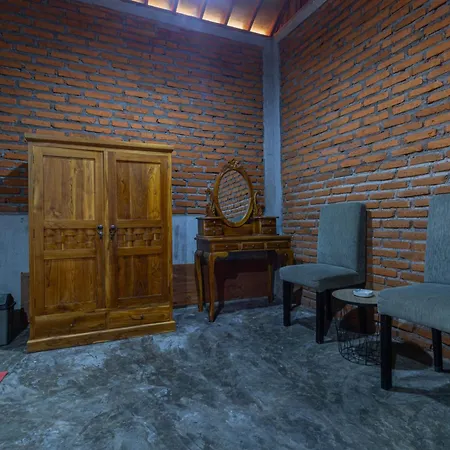 Kubu Selat Villa And Glamping-3