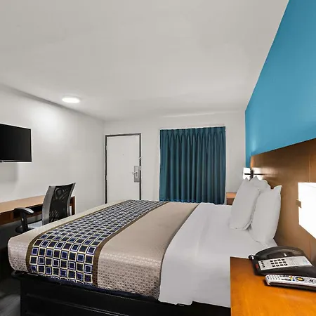 Rodeway Inn Commerce-2