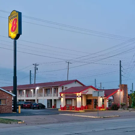Super 8 By Wyndham Vernon-3