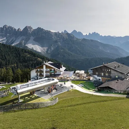 Berghotel Schlemmer Dolomites-2