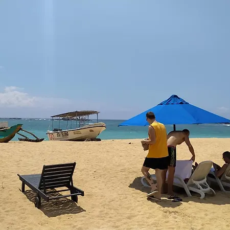 Full Moon Resort-2
