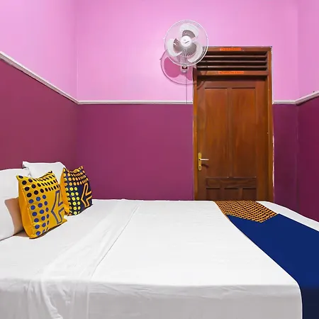 SPOT ON 91911 Rejeki Homestay Syariah Malioboro-3