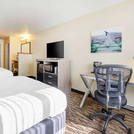 Best Western Plus Peppertree Airport Inn-2
