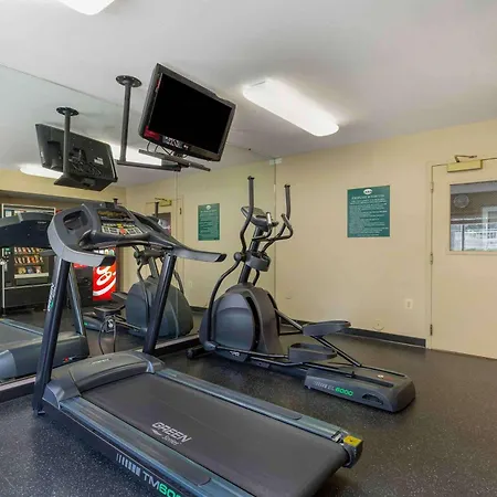 Mainstay Suites Washington Dulles Airport-2