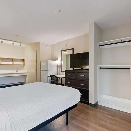 Extended Stay America Suites - Miami - Airport - Blue Lagoon-3