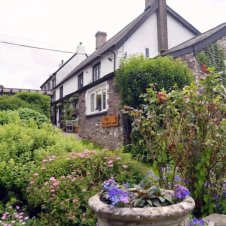 The Greyhound Inn And Hotel-2