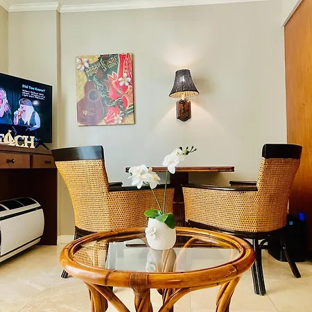 Aloha Gem Studio - Sleek Kitchen, Luxe Amenities & Fast Wi-Fi-2