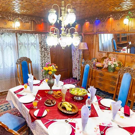 Wangnoo Heritage Houseboats-2