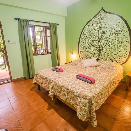 Chrissie'S Hotel-2