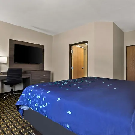 Surestay Plus Hotel By Best Western Tulsa East-2
