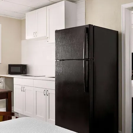 Days Inn By Wyndham Ocean City Oceanfront-3