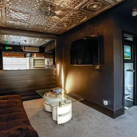 Legends Accomodation-3