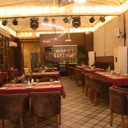 Hotel Gurveer Royal-3