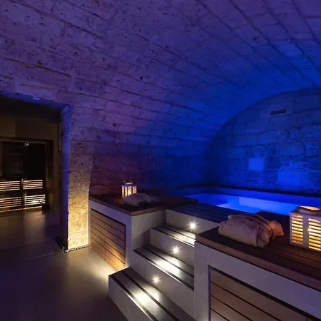 Vis Urban Suites & Spa - Boutique Hotel-3