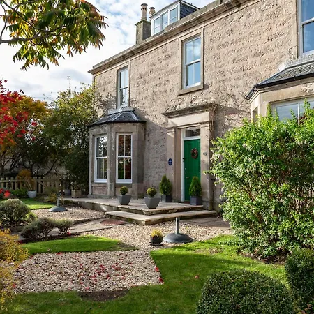 Cawdor House B&B-2