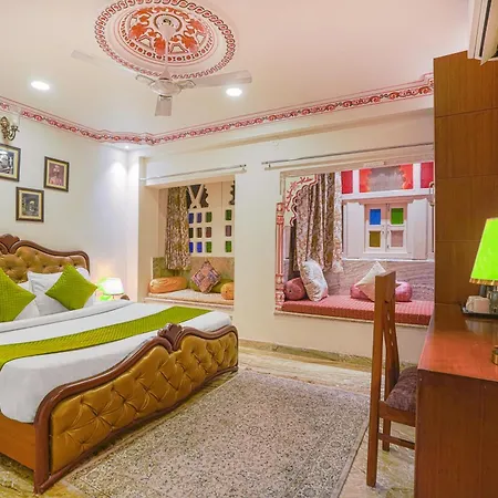 Royal Rafahiya - A Rooftop Lake View Hotel Near Lake Pichola-2