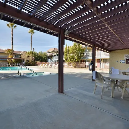 Americas Best Value Inn & Suites - Lancaster-2
