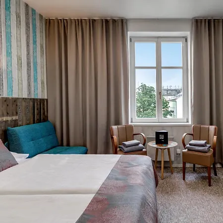 Royal Court Hotel-2