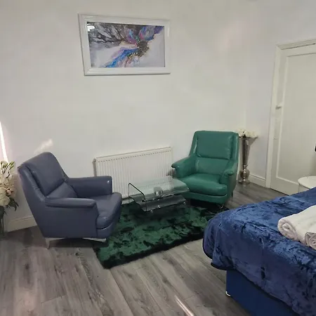 Highfields House - Free Wifi - Free Local Parking-2