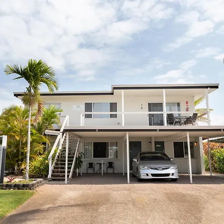 Palm View Holiday Apartments-3
