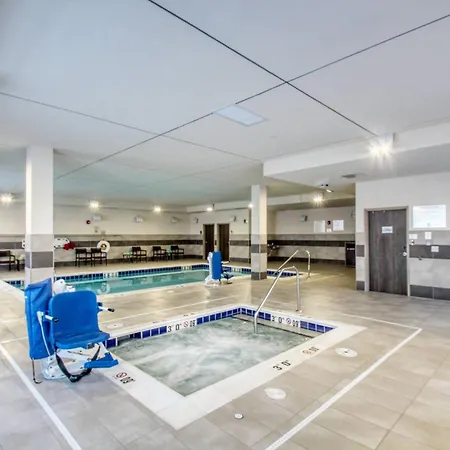 Courtyard By Marriott Fargo-2