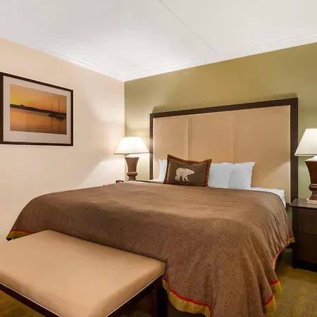 Best Western Plus White Bear Country Inn-3