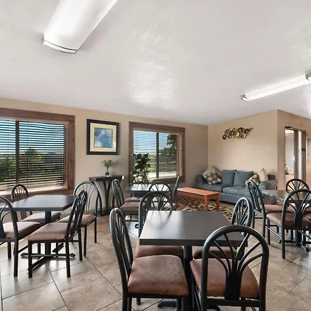 Days Inn By Wyndham Newton-2