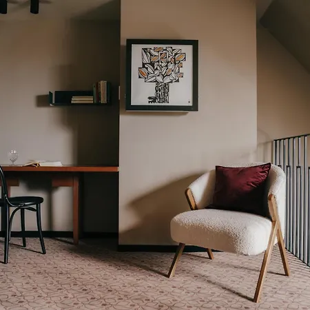 Weltwien Luxury Art Apartments & Free Parking-3