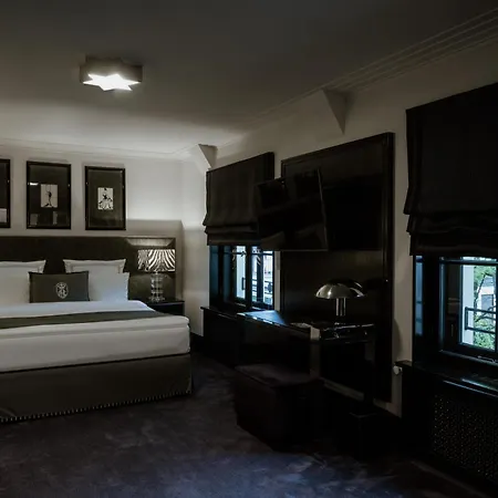 Schlosshotel Berlin by Patrick Hellmann-3