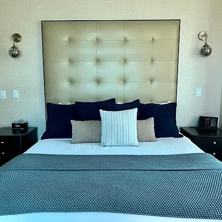 Luxe 702 Mgm Signature With Balcony-2