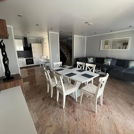 Merkel Villa Apartamente-2