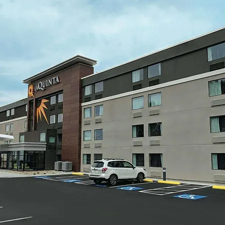 La Quinta Inn & Suites By Wyndham Portland Dt Maine Med-2