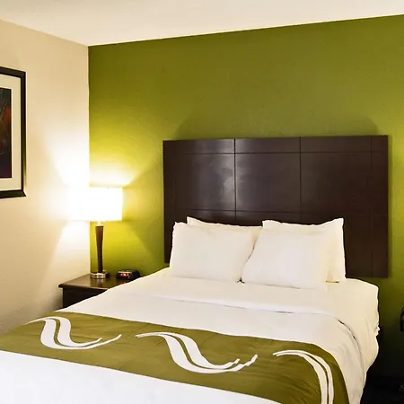 Quality Inn Seymour I-65-2