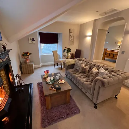 Windermere Boutique Hotel Spa Suites & Hot Tubs-3