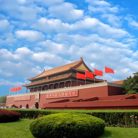 Happy Dragon Hotel: Central Location, English-Speaking Staff & Tour Services-2