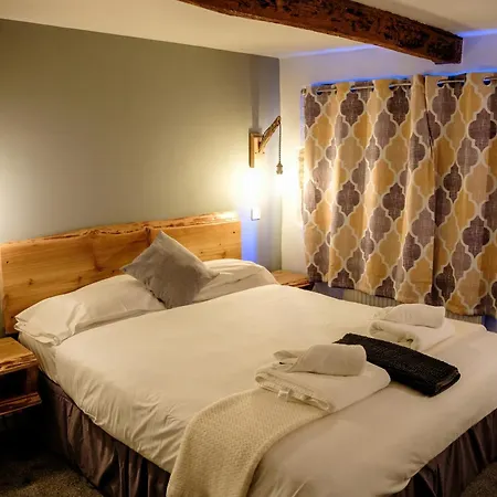 Mullions 51 B&B-3