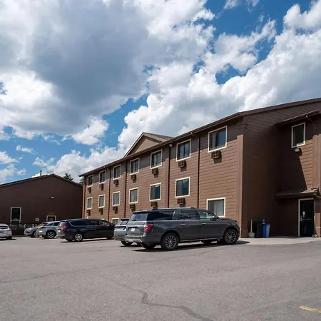Super 8 By Wyndham Gardiner/Yellowstone Park Area-3