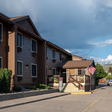 Super 8 By Wyndham Gardiner/Yellowstone Park Area-2