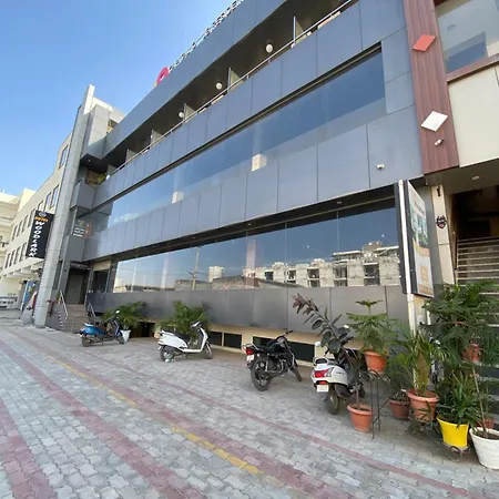 Hotel Jb Residency !! Luxurious & Royal Balcony Rooms !! Large Rooms-2