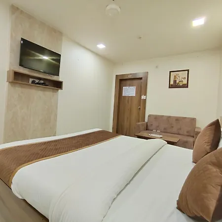 Hotel Palm Residency-3