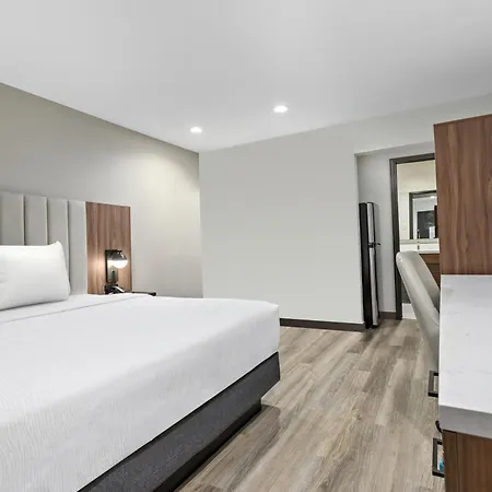 Baymont By Wyndham Beaumont-2