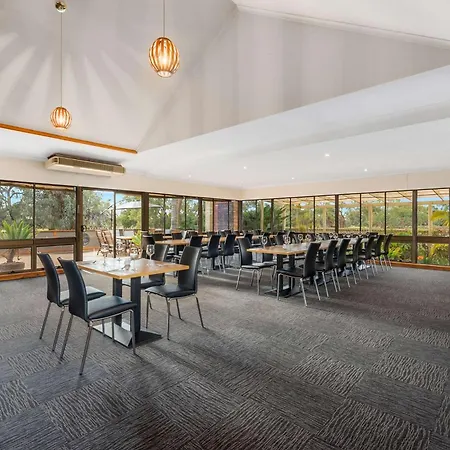 Comfort Inn & Suites Riverland-2