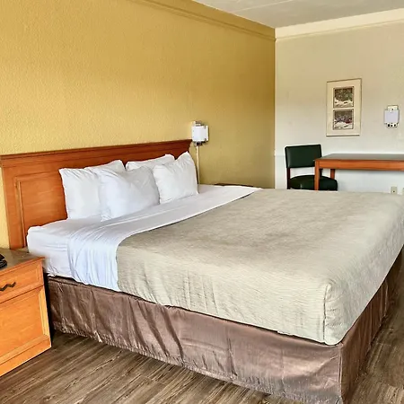 Baymont By Wyndham Nacogdoches Near University-3