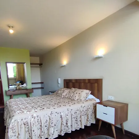 Montreal Hostal-2