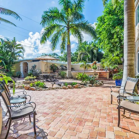Banyan House Vacation Rentals-3